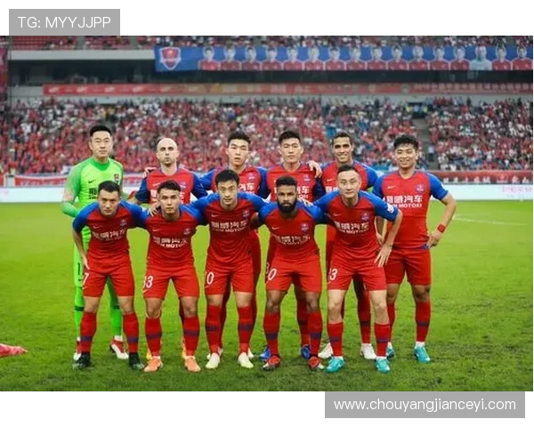 重庆足球队快攻战术分析及其在比赛中的成效与不足之处探讨