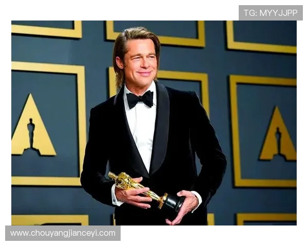 足球明星优雅转身西装魅力尽显时尚风采与运动精神的完美结合